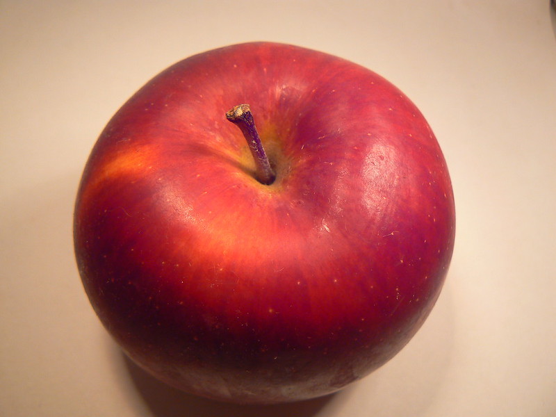 red apple.jpg