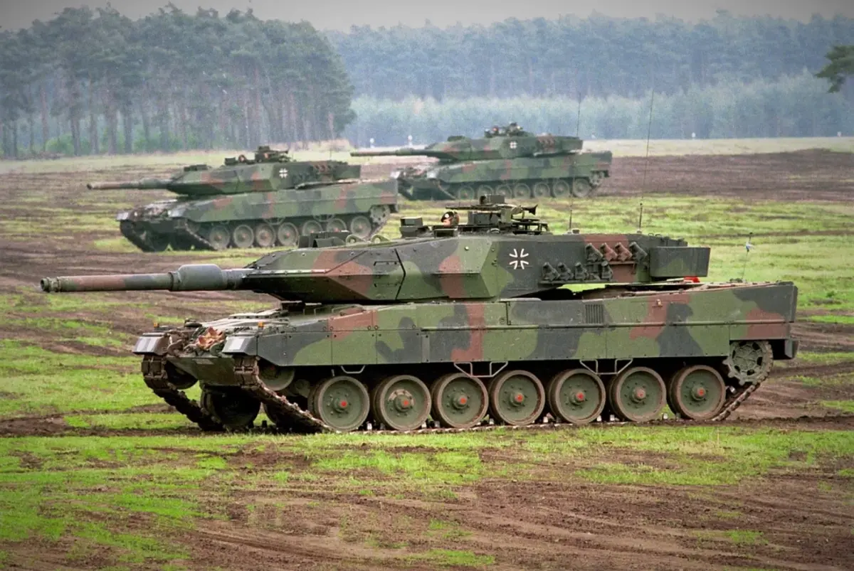 Leopard 2 tank.webp